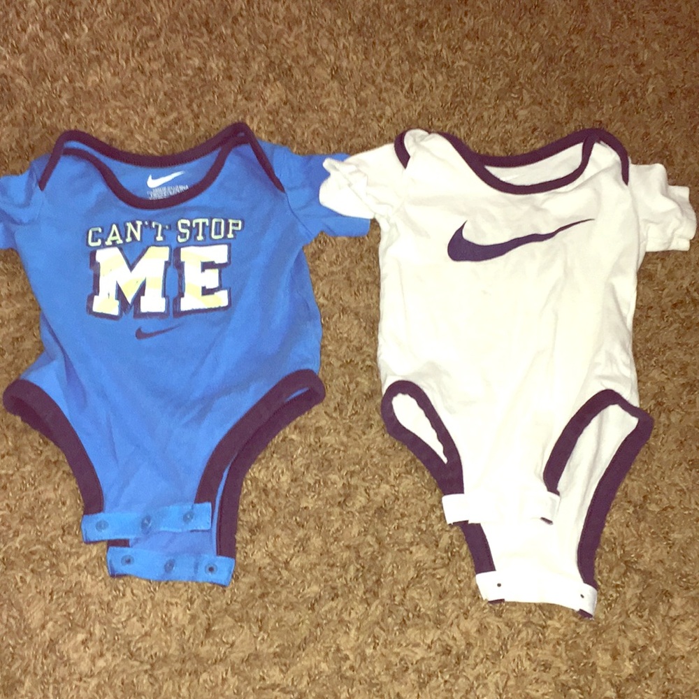 Nike onesie 3-6 month Lot